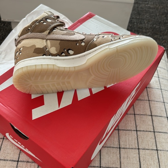 Nike Dunk High - Picture 3 of 4